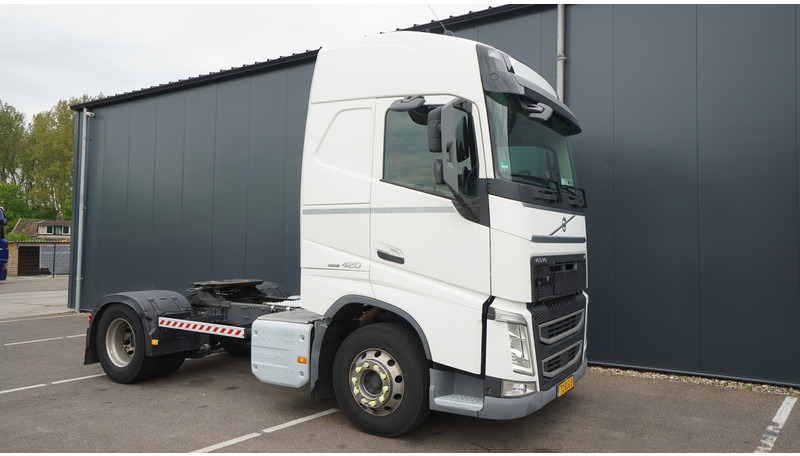 Volvo FH 420 ADR GLOBETROTTER 808.000KM - Vilcējs: foto 4 Volvo FH 420 ADR GLOBETROTTER 808.000KM - Vilcējs: foto 4