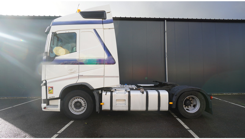 Volvo FH 420 EURO 6 GLOBETROTTER - Vilcējs: foto 1 Volvo FH 420 EURO 6 GLOBETROTTER - Vilcējs: foto 1