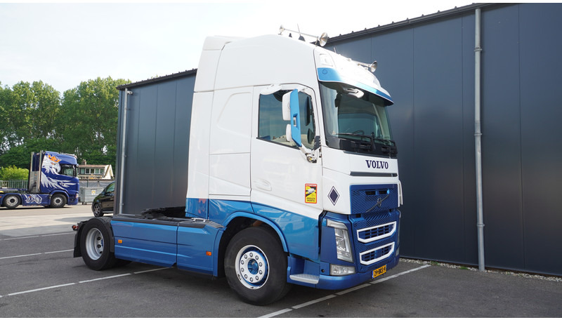 Volvo FH 460 GLOBETROTTER EURO 6 - Vilcējs: foto 4 Volvo FH 460 GLOBETROTTER EURO 6 - Vilcējs: foto 4