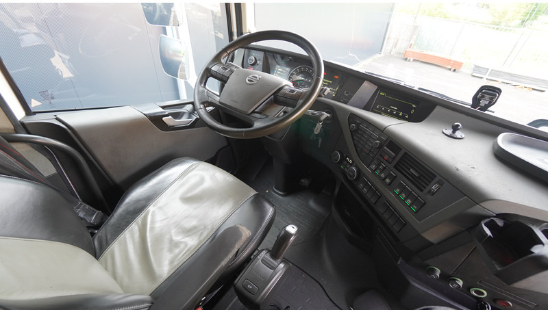 Volvo FH 460 GLOBETROTTER EURO 6 - Vilcējs: foto 5 Volvo FH 460 GLOBETROTTER EURO 6 - Vilcējs: foto 5