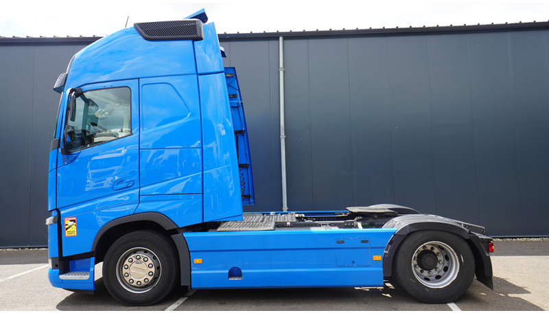 Volvo FH 460 LNG GLOBETROTTER TRUCK WITH 826.000KM - Vilcējs: foto 1 Volvo FH 460 LNG GLOBETROTTER TRUCK WITH 826.000KM - Vilcējs: foto 1