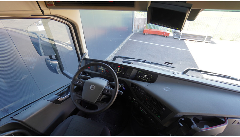 Volvo FH420 6X2 ADR EURO 6 - Vilcējs: foto 5 Volvo FH420 6X2 ADR EURO 6 - Vilcējs: foto 5