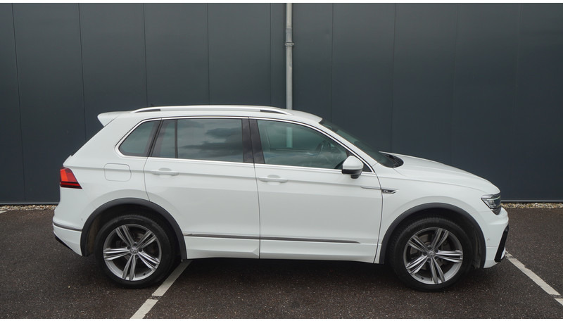 Volkswagen Tiguan 2.0 TDI R LINE 4MOTION - Mikroautobuss, Pasažieru furgons: foto 2 Volkswagen Tiguan 2.0 TDI R LINE 4MOTION - Mikroautobuss, Pasažieru furgons: foto 2