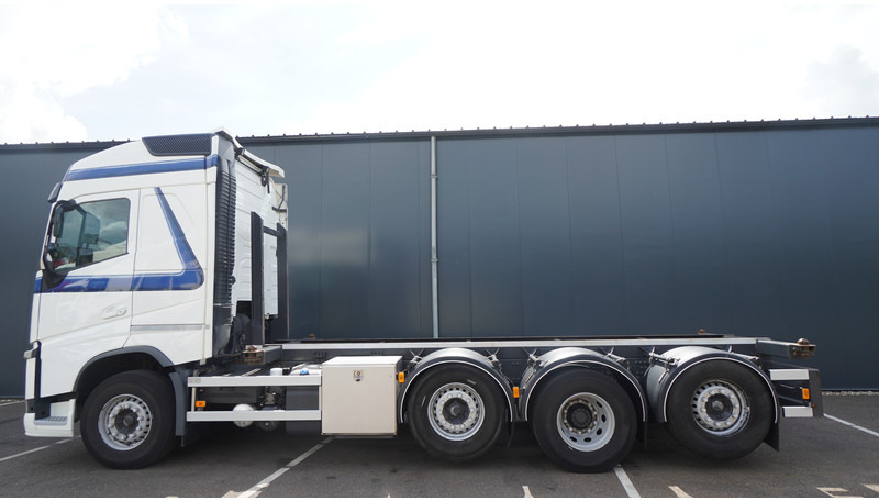 Volvo FH 460 8X2 20 FT CONTAINER TRANSPORT TRUCK - Konteineru vedējs/ Kravas automašīna ar noņemamā virsbūve: foto 1 Volvo FH 460 8X2 20 FT CONTAINER TRANSPORT TRUCK - Konteineru vedējs/ Kravas automašīna ar noņemamā virsbūve: foto 1