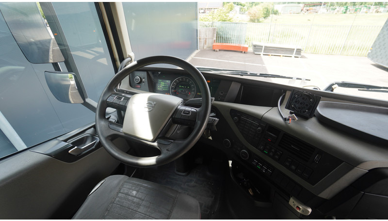 Volvo FH 460 8X2 20 FT CONTAINER TRANSPORT TRUCK - Konteineru vedējs/ Kravas automašīna ar noņemamā virsbūve: foto 5 Volvo FH 460 8X2 20 FT CONTAINER TRANSPORT TRUCK - Konteineru vedējs/ Kravas automašīna ar noņemamā virsbūve: foto 5