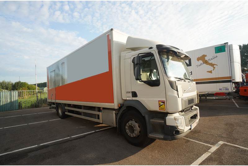 Volvo FL 280 CLOSED BOX BROKEN ENGINE NOT DRIVABLE - Kravas automašīna ar slēgto virsbūvi: foto 3 Volvo FL 280 CLOSED BOX BROKEN ENGINE NOT DRIVABLE - Kravas automašīna ar slēgto virsbūvi: foto 3