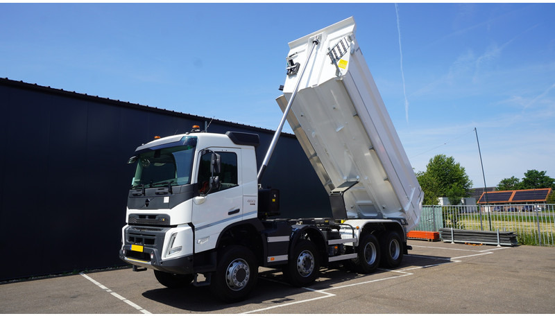 Volvo NEW FMX 460 8X6 TIPPER EURO 6 - Kravas automašīna pašizgāzējs: foto 2 Volvo NEW FMX 460 8X6 TIPPER EURO 6 - Kravas automašīna pašizgāzējs: foto 2