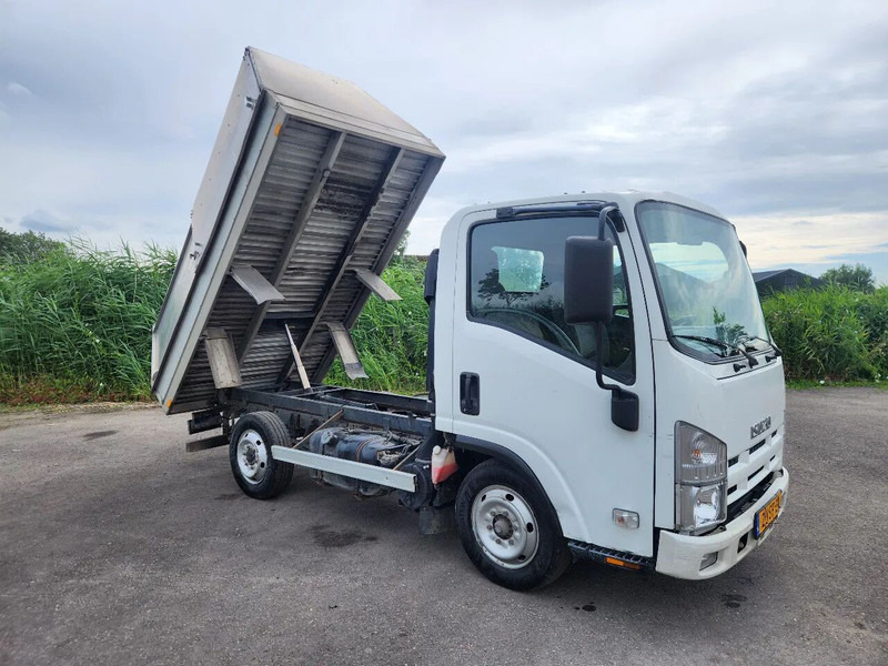 Isuzu N 2011, 3.0L, Euro 5, 157000km, Manual, New APK/TUV - Komercauto pašizgāzējs: foto 1 Isuzu N 2011, 3.0L, Euro 5, 157000km, Manual, New APK/TUV - Komercauto pašizgāzējs: foto 1