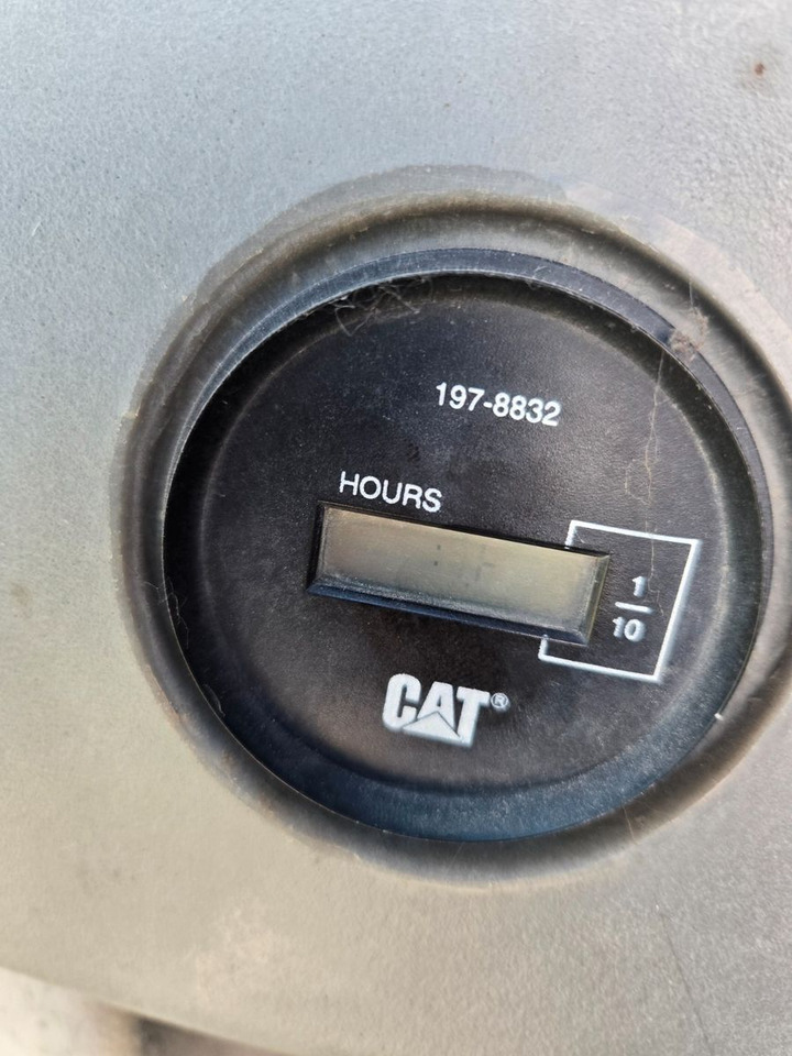 Ekskavators-iekrāvējs CAT 428D: foto 17