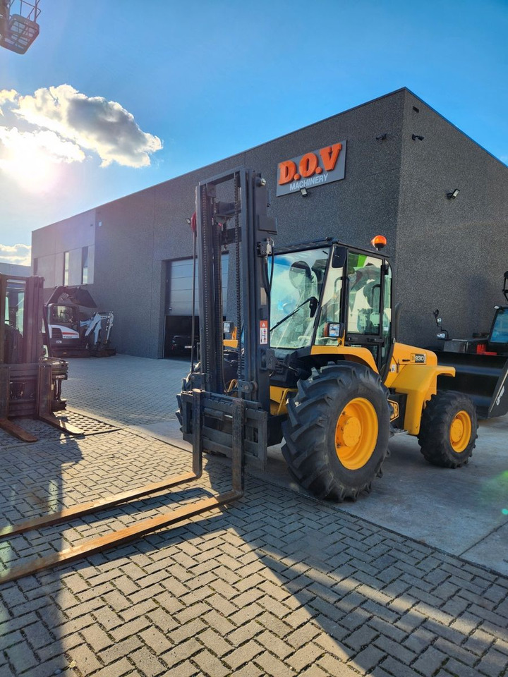 JCB 930 4 x 4 - Dīzeļiekrāvējs: foto 1 JCB 930 4 x 4 - Dīzeļiekrāvējs: foto 1