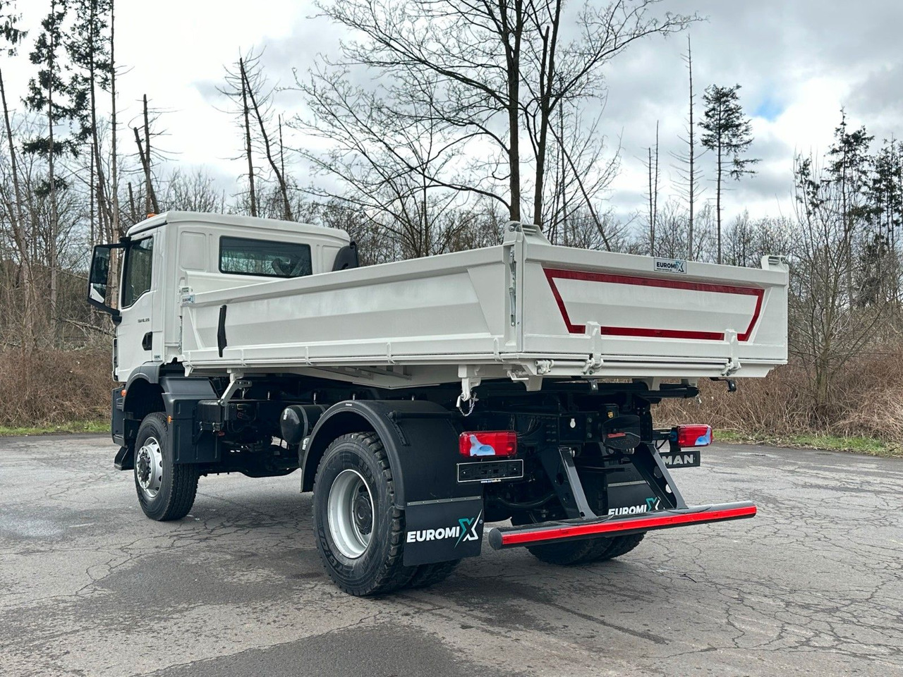 MAN TGM 18.320 4X4 Euro 6e Euromix 3-Seiten-Kipper - Kravas automašīna pašizgāzējs: foto 4 MAN TGM 18.320 4X4 Euro 6e Euromix 3-Seiten-Kipper - Kravas automašīna pašizgāzējs: foto 4