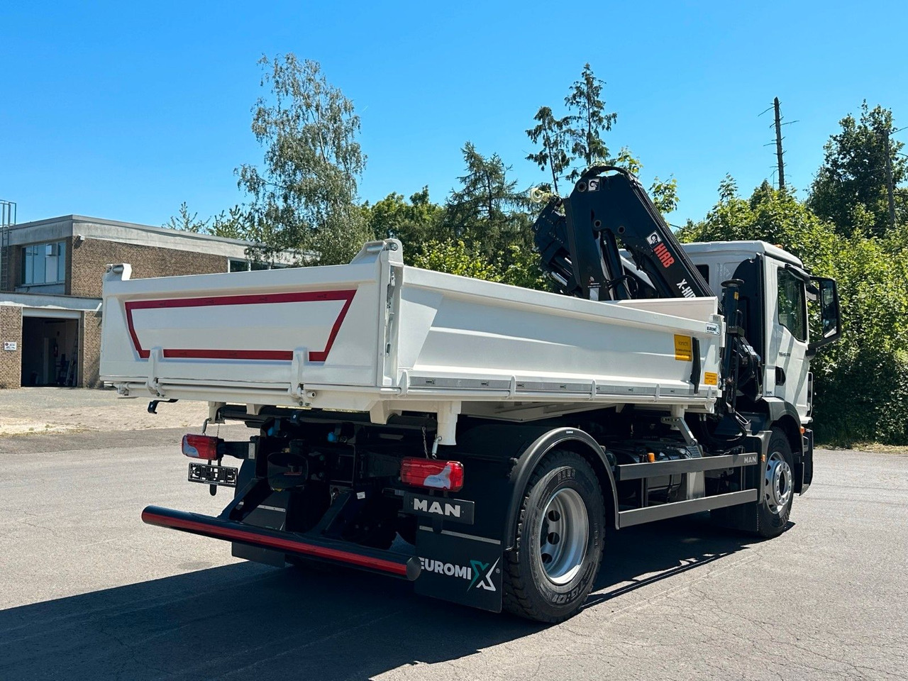 MAN TGM 18.320 4x2 Euro6e Hiab X-HiDuo 138DS-4 - Kravas automašīna pašizgāzējs, Kravas auto ar manipulatoru: foto 5 MAN TGM 18.320 4x2 Euro6e Hiab X-HiDuo 138DS-4 - Kravas automašīna pašizgāzējs, Kravas auto ar manipulatoru: foto 5