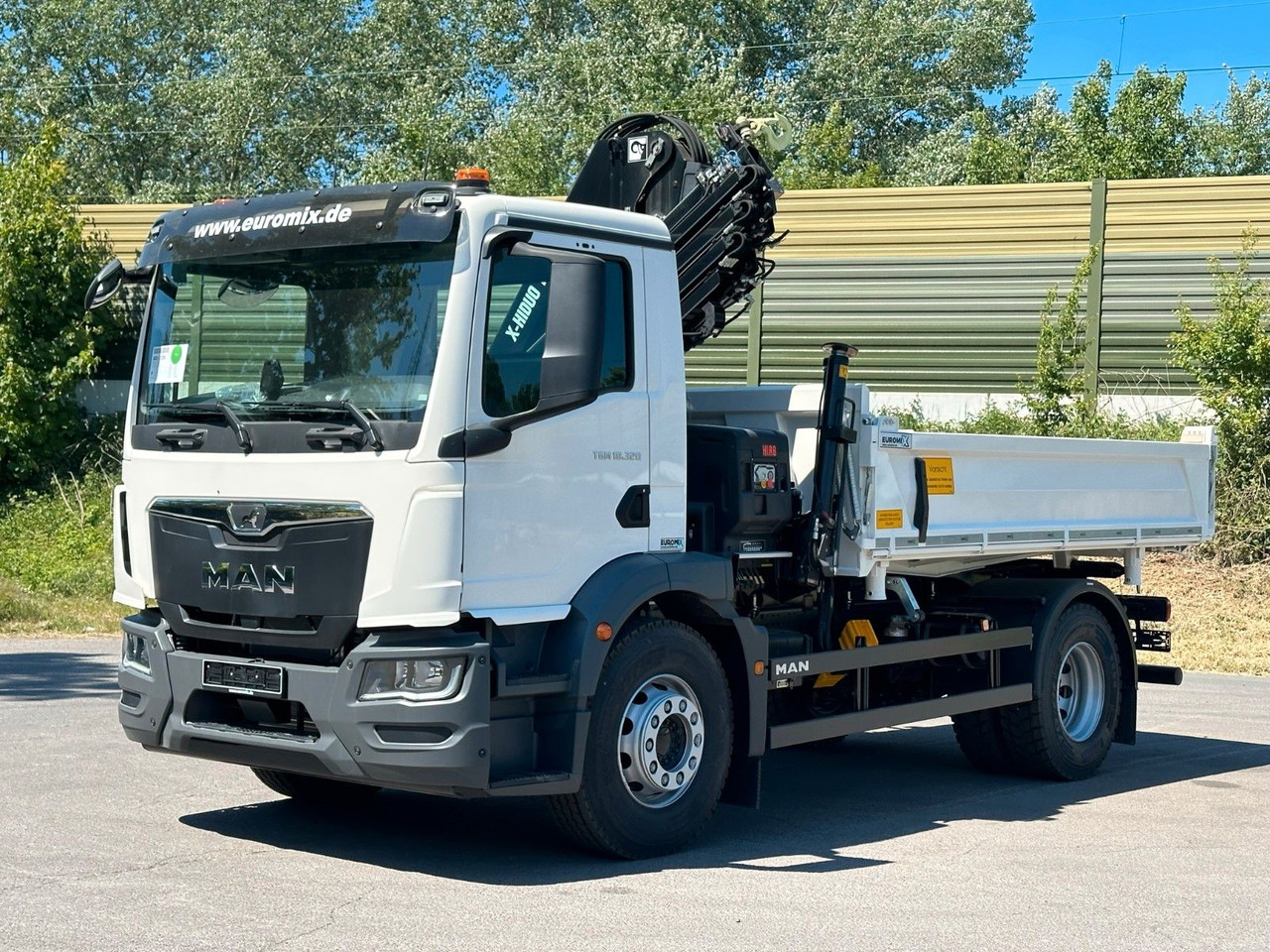 MAN TGM 18.320 4x2 Euro6e Hiab X-HiDuo 138DS-4 - Kravas automašīna pašizgāzējs, Kravas auto ar manipulatoru: foto 2 MAN TGM 18.320 4x2 Euro6e Hiab X-HiDuo 138DS-4 - Kravas automašīna pašizgāzējs, Kravas auto ar manipulatoru: foto 2