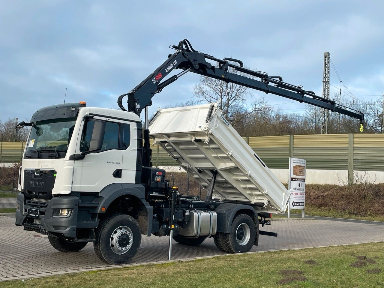 MAN TGS 18.400 TG3 4x4 Euro6e Hiab X-HiDuo 138DS-4 - Kravas automašīna pašizgāzējs, Kravas auto ar manipulatoru: foto 1 MAN TGS 18.400 TG3 4x4 Euro6e Hiab X-HiDuo 138DS-4 - Kravas automašīna pašizgāzējs, Kravas auto ar manipulatoru: foto 1