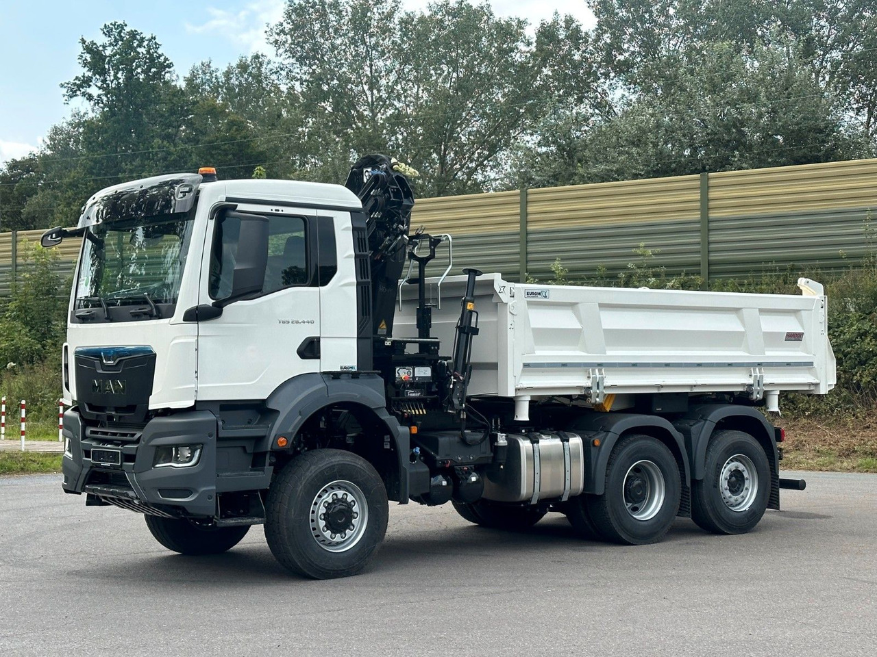 MAN TGS 28.440 6x4-4/3-Seiten- Kipper / Hiab 138-3 - Kravas automašīna pašizgāzējs, Kravas auto ar manipulatoru: foto 3 MAN TGS 28.440 6x4-4/3-Seiten- Kipper / Hiab 138-3 - Kravas automašīna pašizgāzējs, Kravas auto ar manipulatoru: foto 3