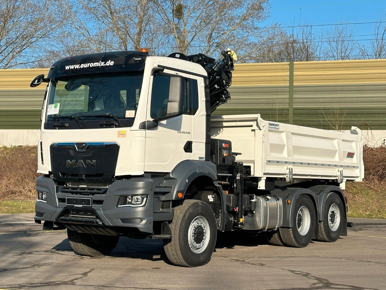 MAN TGS 28.440 6x4-4/3-Seiten- Kipper / Hiab 228-6 - Kravas automašīna pašizgāzējs, Kravas auto ar manipulatoru: foto 2 MAN TGS 28.440 6x4-4/3-Seiten- Kipper / Hiab 228-6 - Kravas automašīna pašizgāzējs, Kravas auto ar manipulatoru: foto 2