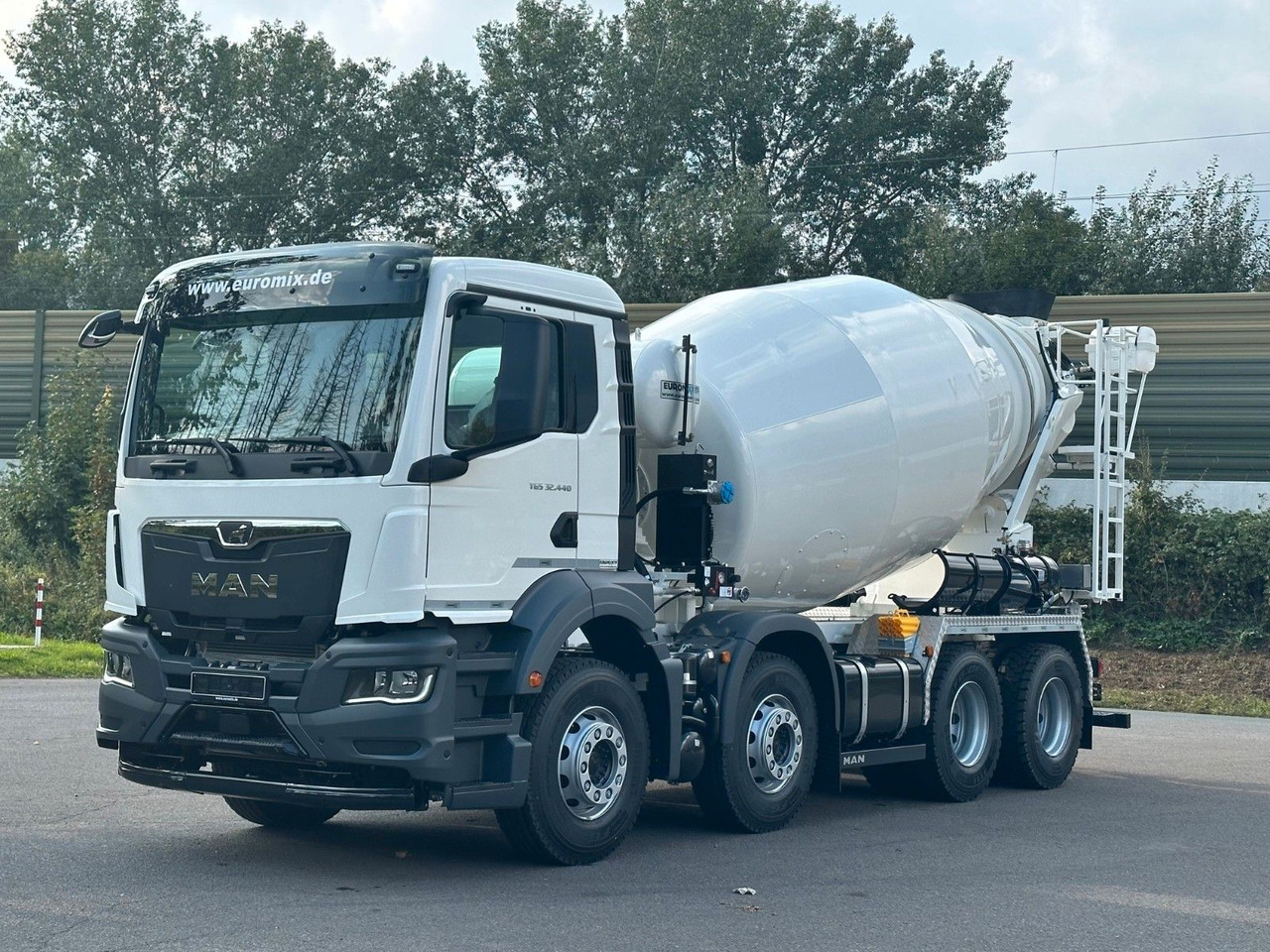 MAN TGS 32.440 8x4 / Euromix MTP EM 9 L - Betonvedējs: foto 3 MAN TGS 32.440 8x4 / Euromix MTP EM 9 L - Betonvedējs: foto 3