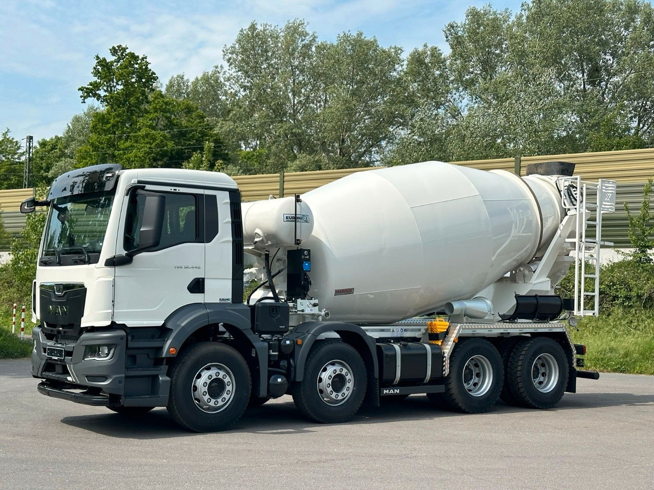 MAN TGS 32.440 8x4 / Euromix MTP EM 9 L - Betonvedējs: foto 1 MAN TGS 32.440 8x4 / Euromix MTP EM 9 L - Betonvedējs: foto 1