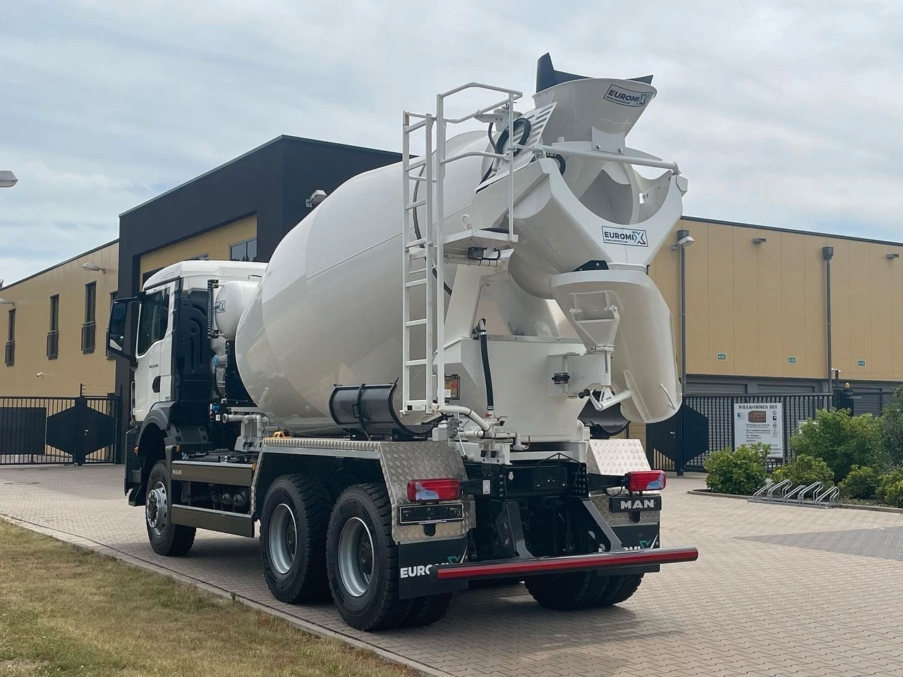 MAN TGS 33.440 / 6X6 Euro6e Euromix MTP EM 7 L - Betonvedējs: foto 5 MAN TGS 33.440 / 6X6 Euro6e Euromix MTP EM 7 L - Betonvedējs: foto 5