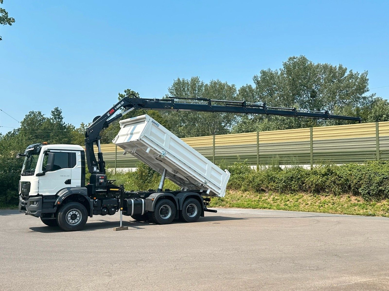 MAN TGS 33.440 6x4 /3-Seiten- Kipper / HIAB 228-6 - Kravas automašīna pašizgāzējs, Kravas auto ar manipulatoru: foto 3 MAN TGS 33.440 6x4 /3-Seiten- Kipper / HIAB 228-6 - Kravas automašīna pašizgāzējs, Kravas auto ar manipulatoru: foto 3