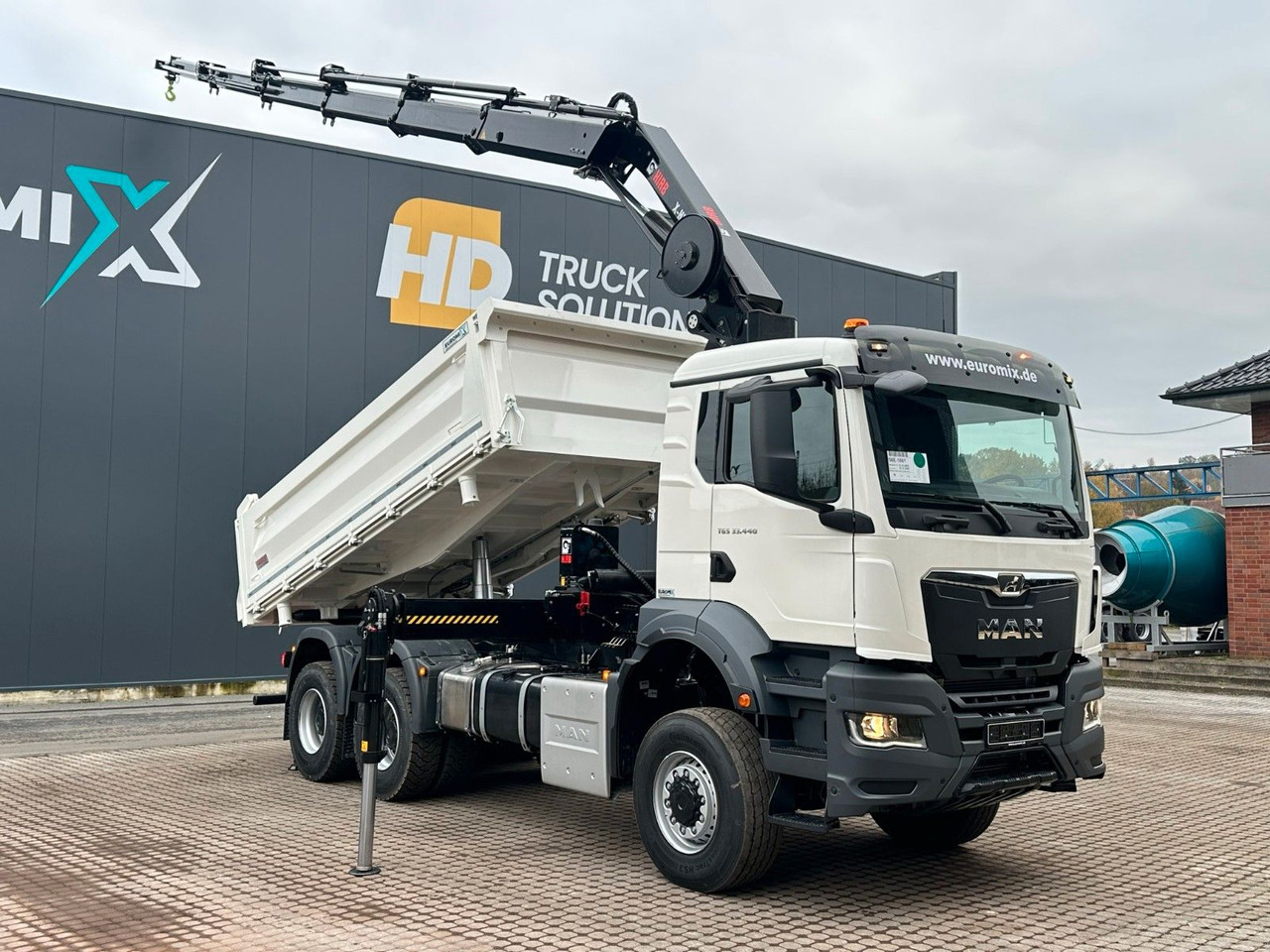 MAN TGS 33.440 6x6 /3-Seiten- Kipper / Kran HIAB 302 līzingu MAN TGS 33.440 6x6 /3-Seiten- Kipper / Kran HIAB 302: foto 9