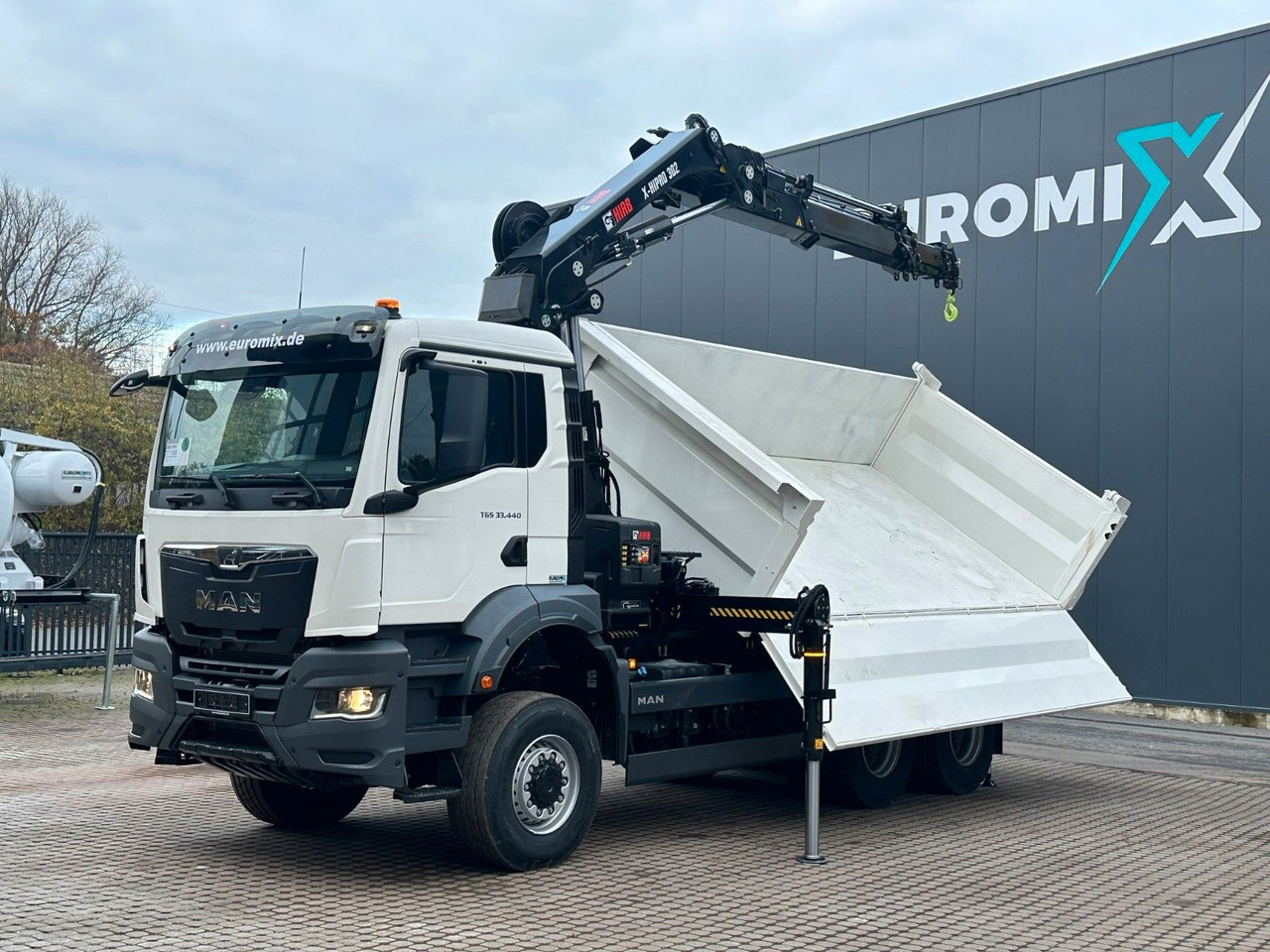 MAN TGS 33.440 6x6 /3-Seiten- Kipper / Kran HIAB 302 līzingu MAN TGS 33.440 6x6 /3-Seiten- Kipper / Kran HIAB 302: foto 15