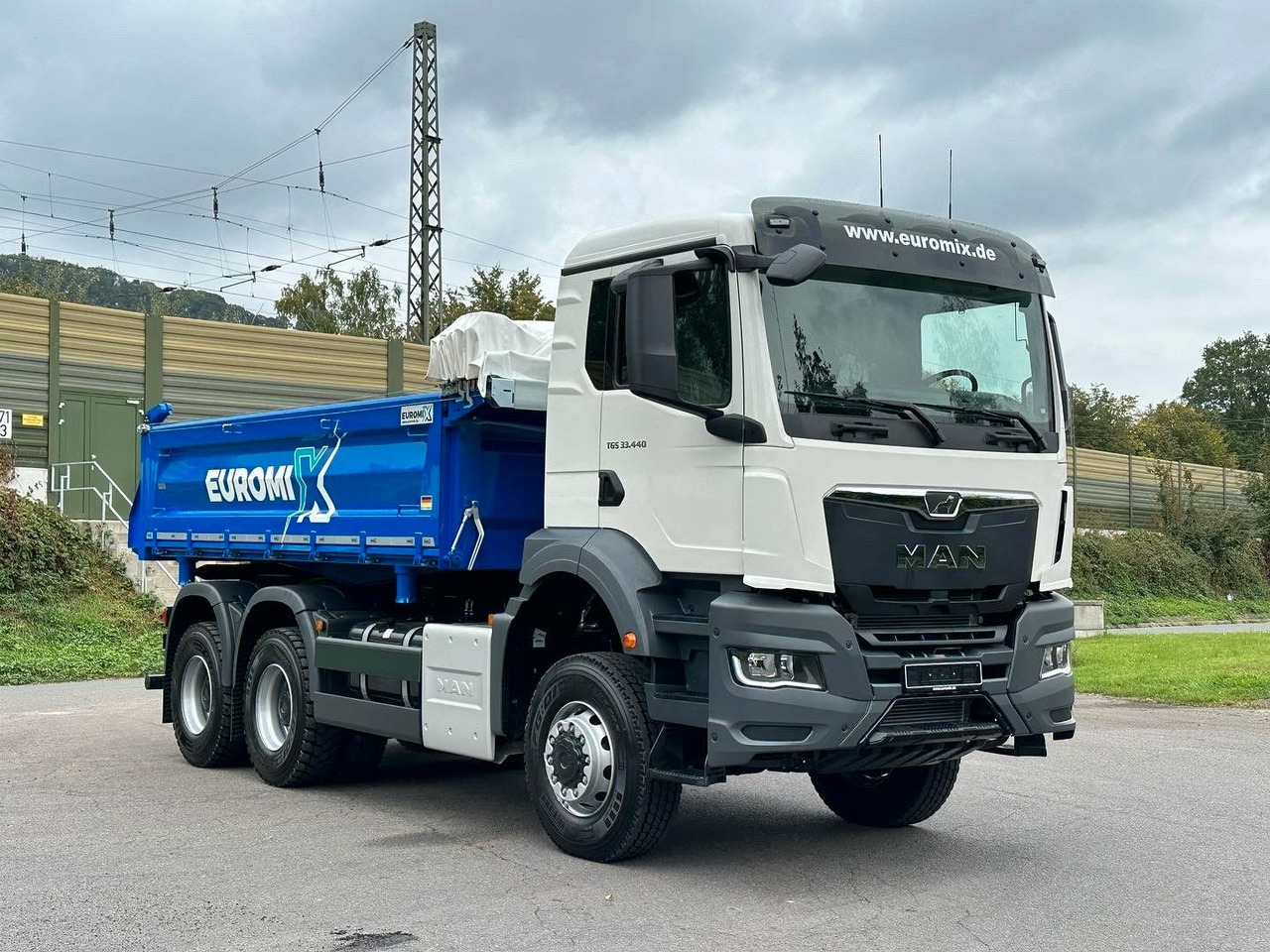 MAN TGS 33.440 6x6 /Euro6 3-Seiten-Kipper EuromixMTP - Kravas automašīna pašizgāzējs: foto 3 MAN TGS 33.440 6x6 /Euro6 3-Seiten-Kipper EuromixMTP - Kravas automašīna pašizgāzējs: foto 3