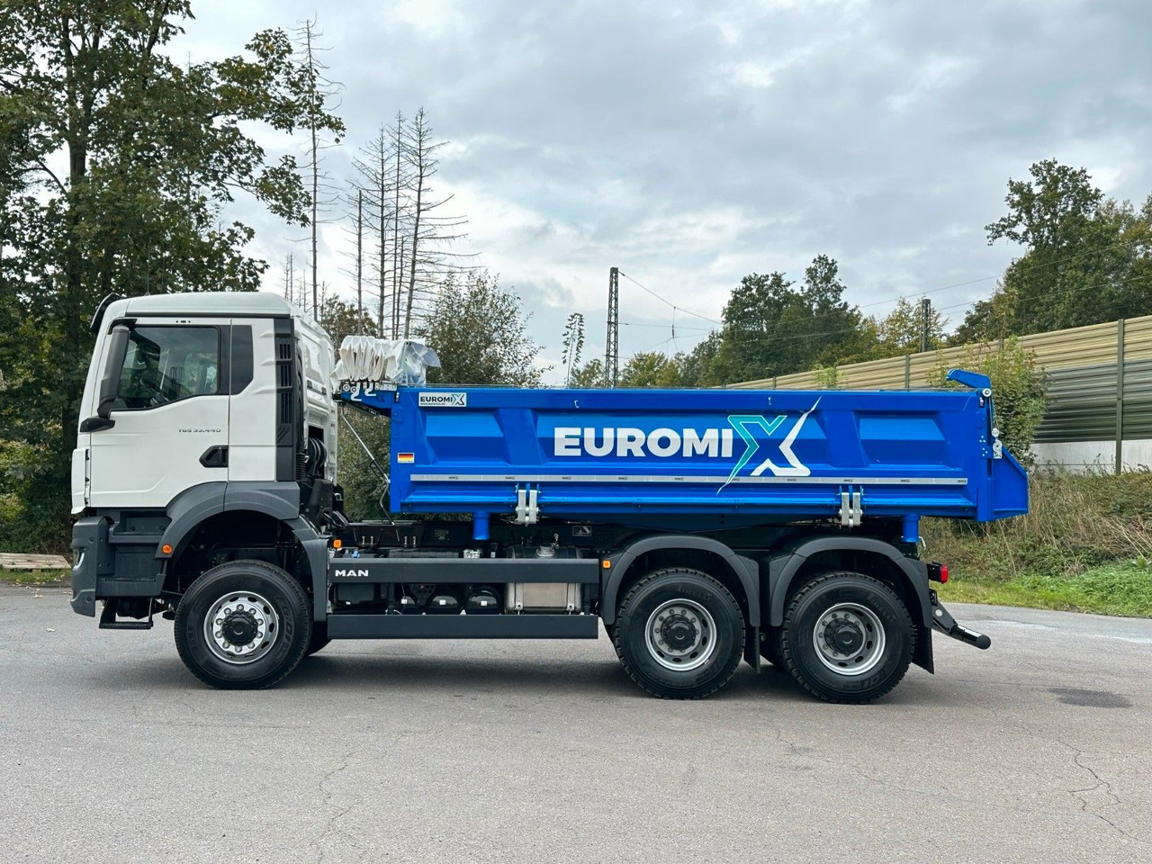 Kravas automašīna pašizgāzējs MAN TGS 33.440 6x6 /Euro6 3-Seiten-Kipper EuromixMTP: foto 18