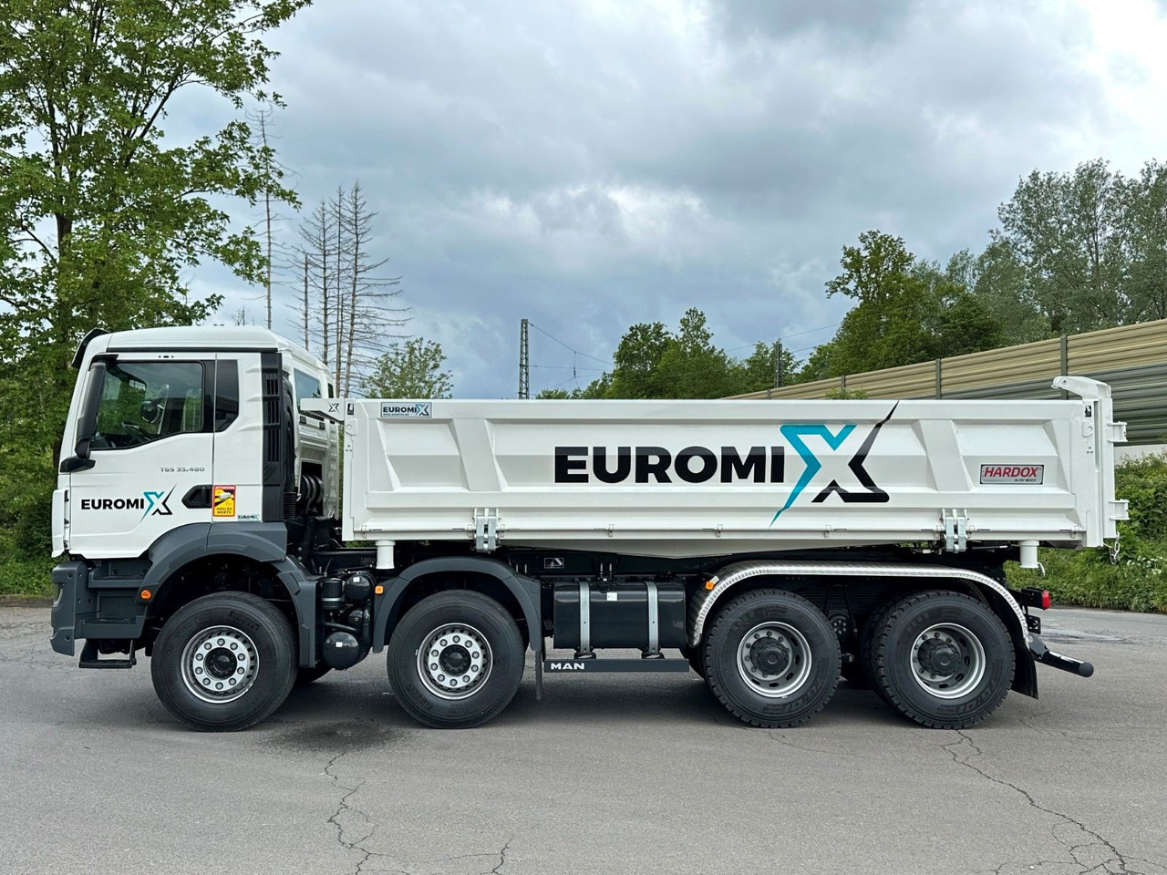 MAN TGS 35.480 8x4 EuromixMTP 2-Seiten-Kipper - Kravas automašīna pašizgāzējs: foto 5 MAN TGS 35.480 8x4 EuromixMTP 2-Seiten-Kipper - Kravas automašīna pašizgāzējs: foto 5