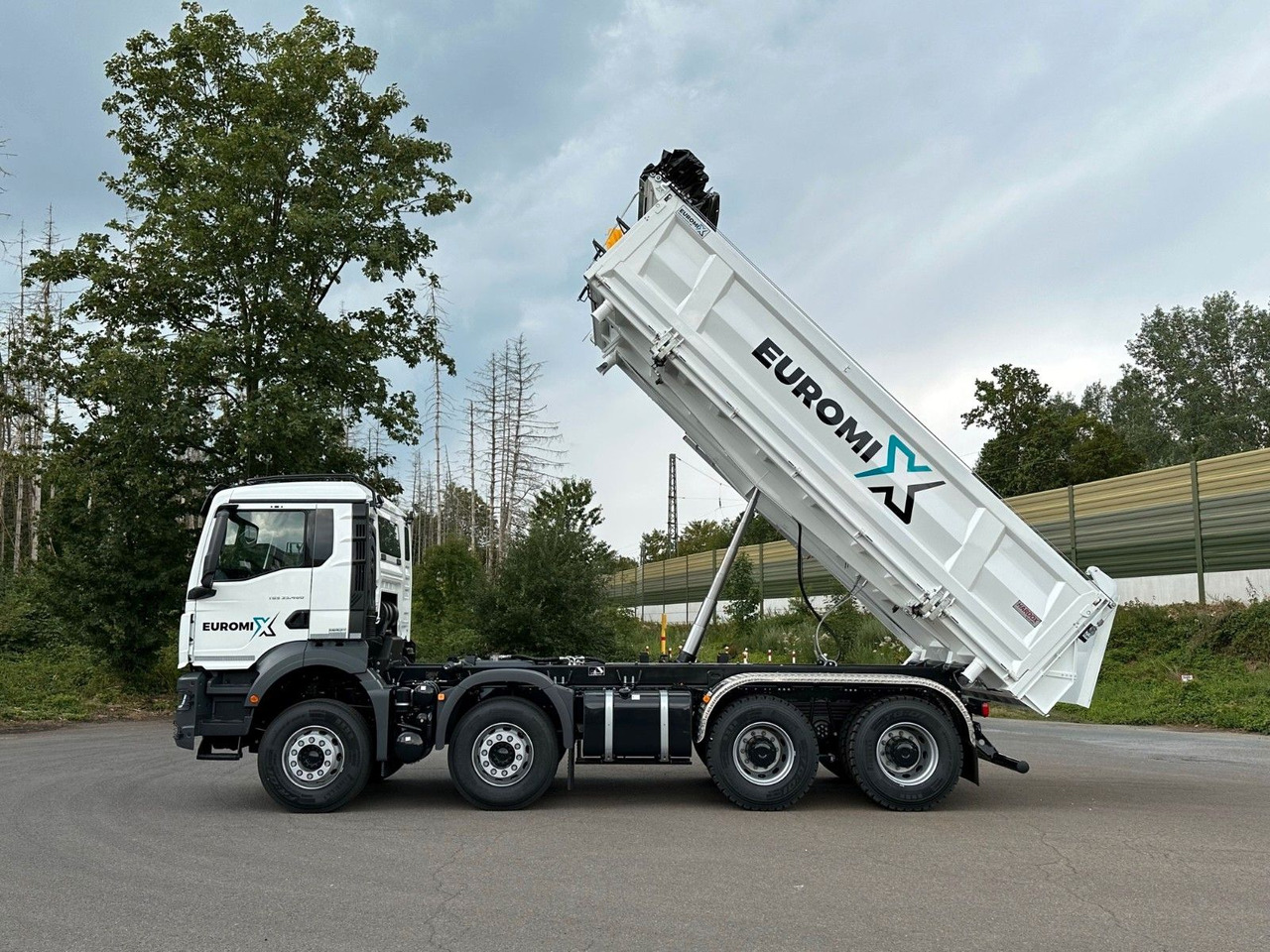 MAN TGS 35.480 8x4 EuromixMTP 3-Seiten-Kipper - Kravas automašīna pašizgāzējs: foto 5 MAN TGS 35.480 8x4 EuromixMTP 3-Seiten-Kipper - Kravas automašīna pašizgāzējs: foto 5