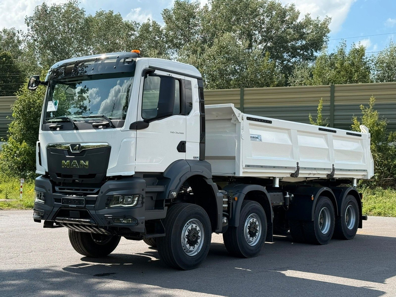 MAN TGS 35.480 8x8 EuromixMTP 3-Seiten-Kipper - Kravas automašīna pašizgāzējs: foto 2 MAN TGS 35.480 8x8 EuromixMTP 3-Seiten-Kipper - Kravas automašīna pašizgāzējs: foto 2