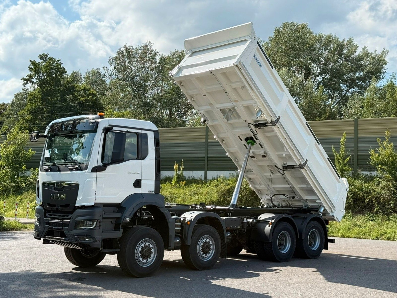 MAN TGS 35.480 8x8 EuromixMTP 3-Seiten-Kipper - Kravas automašīna pašizgāzējs: foto 1 MAN TGS 35.480 8x8 EuromixMTP 3-Seiten-Kipper - Kravas automašīna pašizgāzējs: foto 1