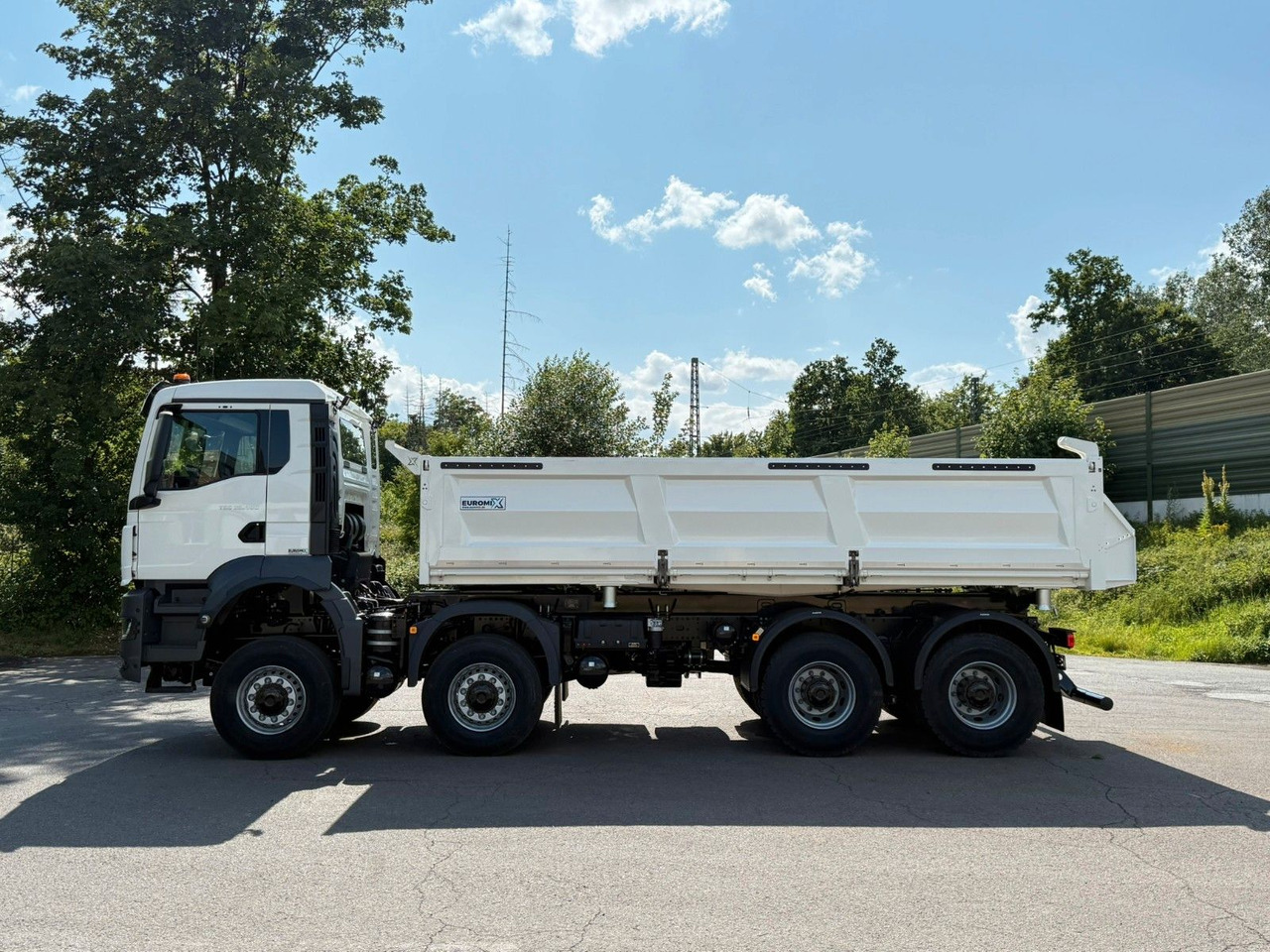 MAN TGS 35.480 8x8 EuromixMTP 3-Seiten-Kipper - Kravas automašīna pašizgāzējs: foto 4 MAN TGS 35.480 8x8 EuromixMTP 3-Seiten-Kipper - Kravas automašīna pašizgāzējs: foto 4
