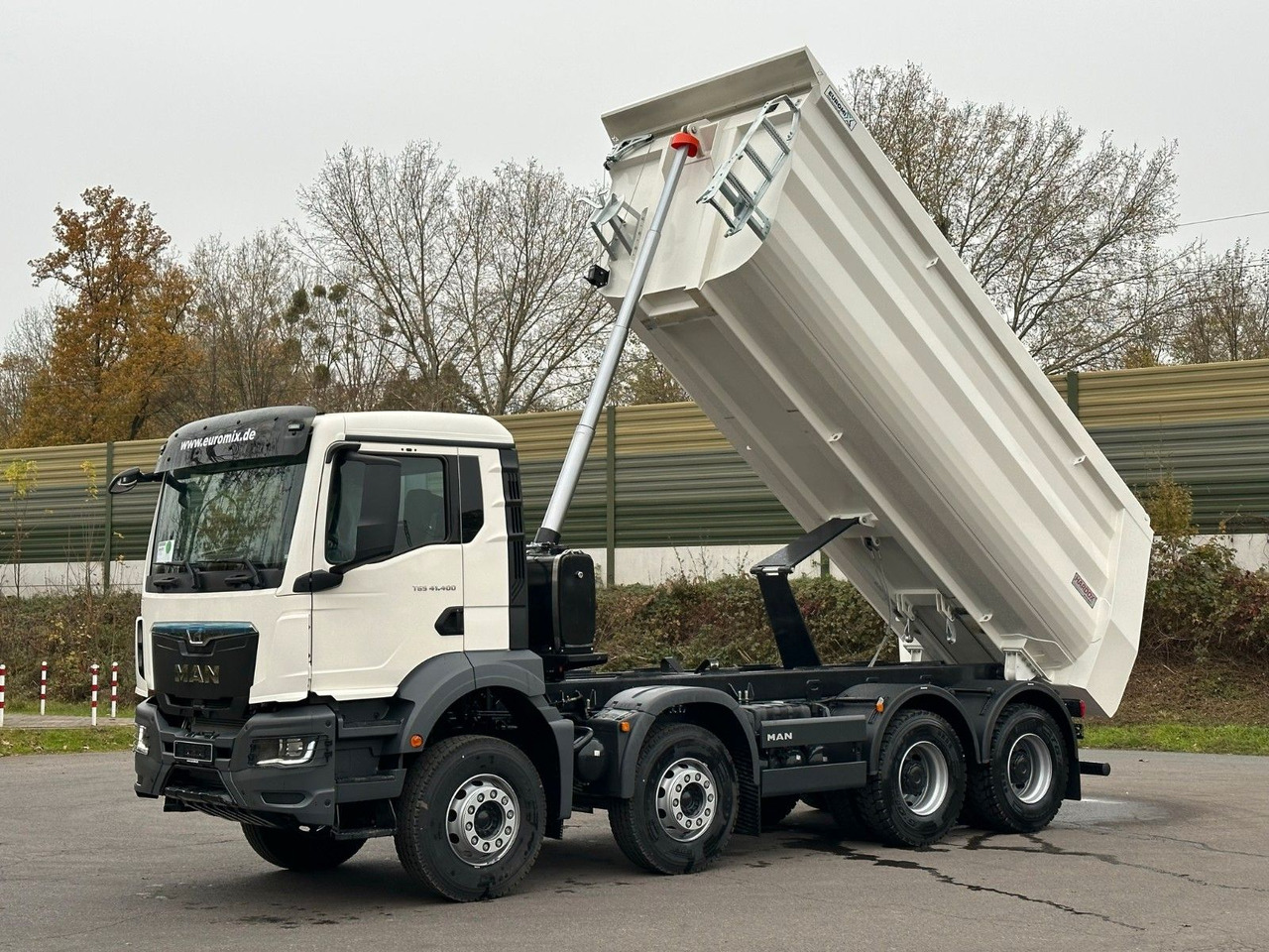Kravas automašīna pašizgāzējs MAN TGS 41.400 8x4 /  EUROMIX MTP 20m³/ EURO2 Kipper: foto 9