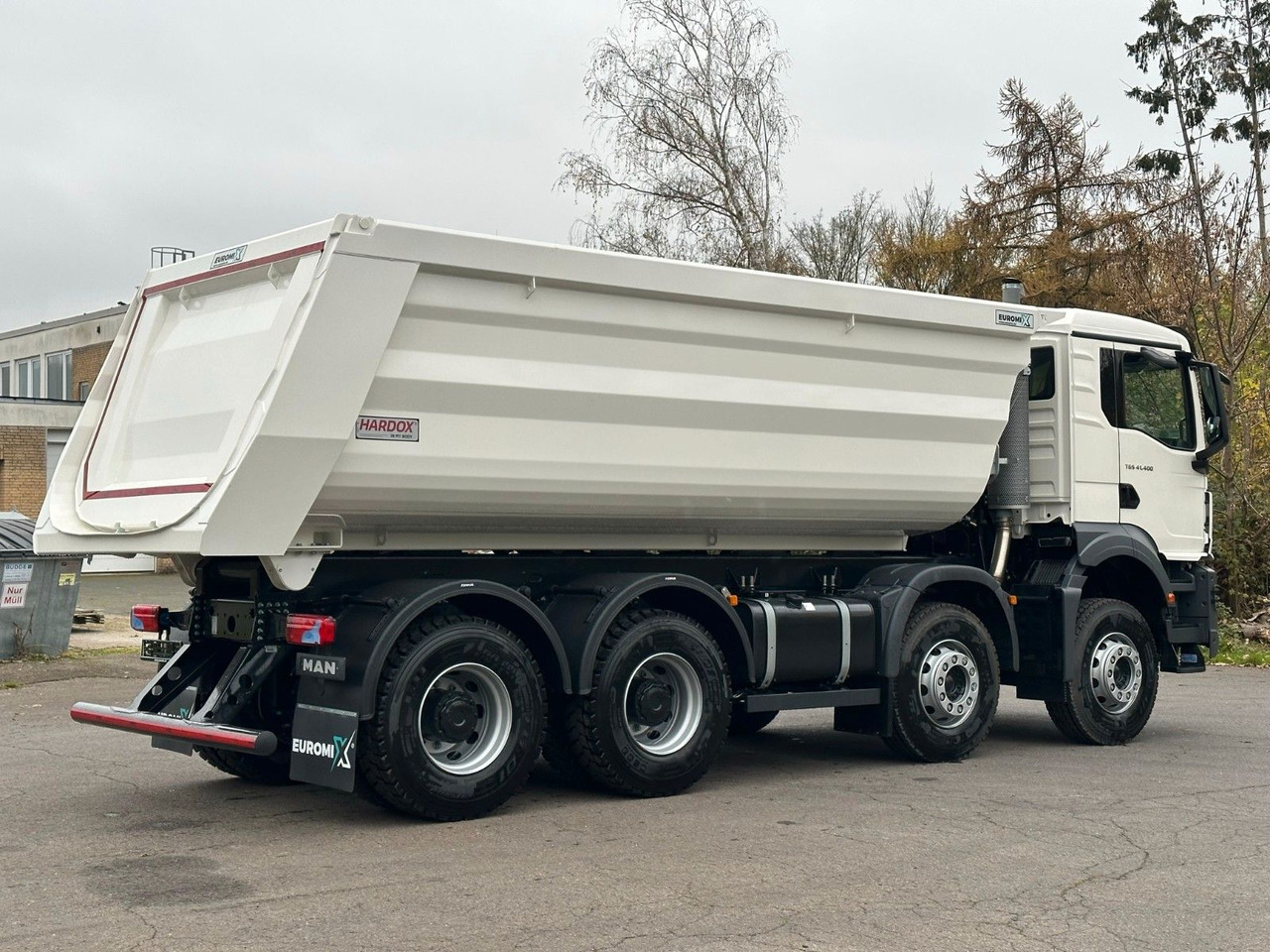 MAN TGS 41.400 8x4 / EUROMIX MTP 20m³/ EURO2 Kipper - Kravas automašīna pašizgāzējs: foto 5 MAN TGS 41.400 8x4 / EUROMIX MTP 20m³/ EURO2 Kipper - Kravas automašīna pašizgāzējs: foto 5