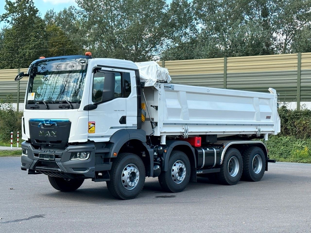 MAN TGS 41.440 8x4 EuromixMTP 3-Seiten-Kipper - Kravas automašīna pašizgāzējs: foto 2 MAN TGS 41.440 8x4 EuromixMTP 3-Seiten-Kipper - Kravas automašīna pašizgāzējs: foto 2