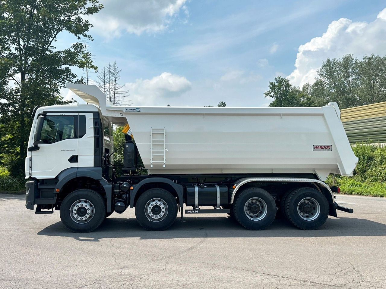 MAN TGS 41.440 8x4 EuromixMTP Mulden-Kipper - Kravas automašīna pašizgāzējs: foto 2 MAN TGS 41.440 8x4 EuromixMTP Mulden-Kipper - Kravas automašīna pašizgāzējs: foto 2