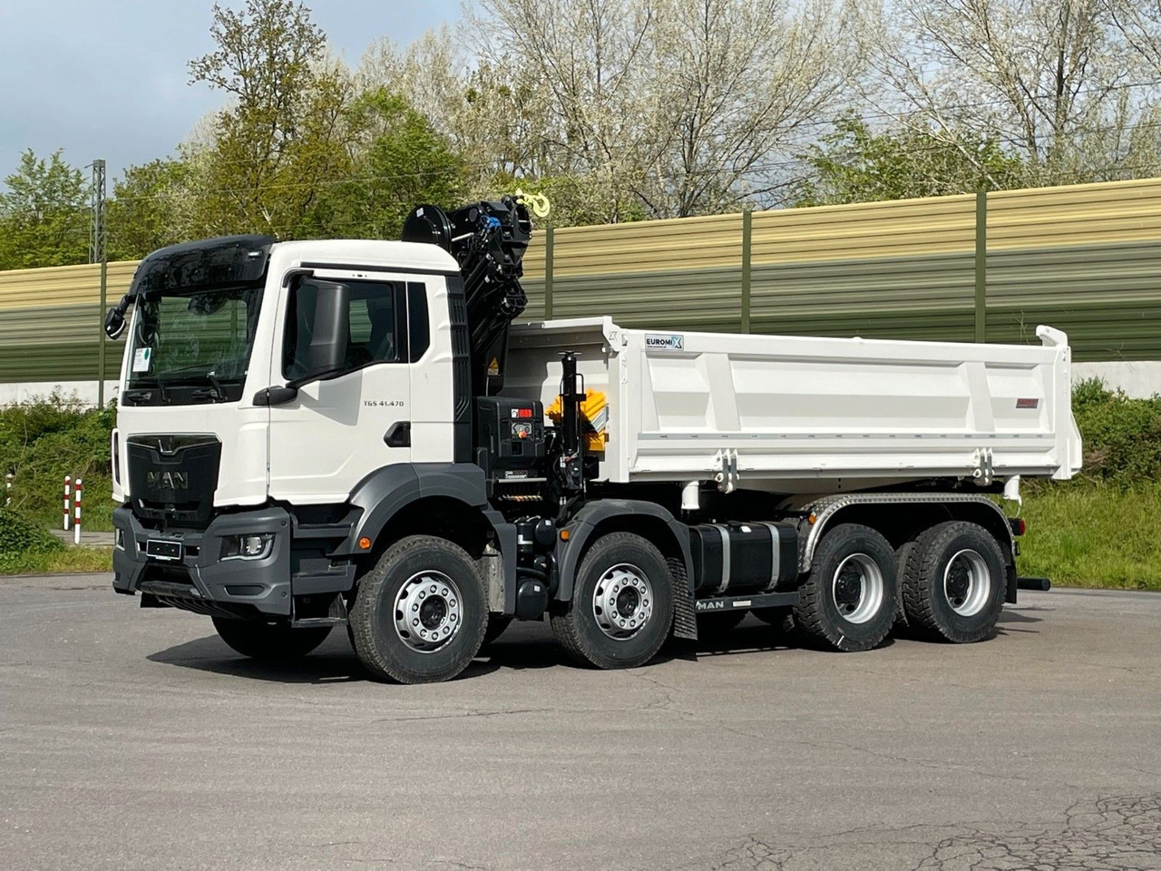 MAN TGS 41.480 8x4/Euro6e Euromix Kipper Hiab 228-6 - Kravas automašīna pašizgāzējs, Kravas auto ar manipulatoru: foto 3 MAN TGS 41.480 8x4/Euro6e Euromix Kipper Hiab 228-6 - Kravas automašīna pašizgāzējs, Kravas auto ar manipulatoru: foto 3