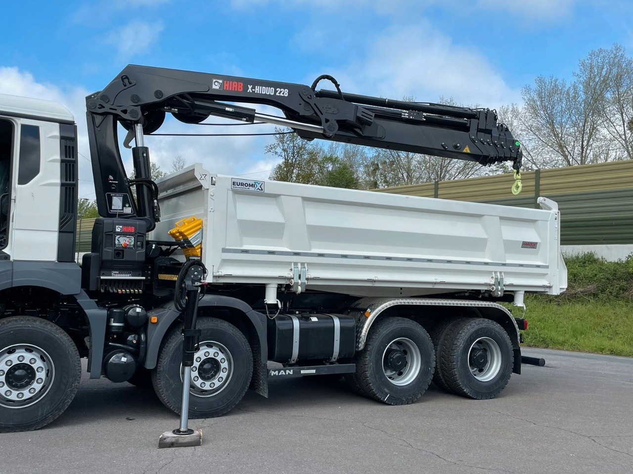 MAN TGS 41.480 8x4/Euro6e Euromix Kipper Hiab 228-6 līzingu MAN TGS 41.480 8x4/Euro6e Euromix Kipper Hiab 228-6: foto 24