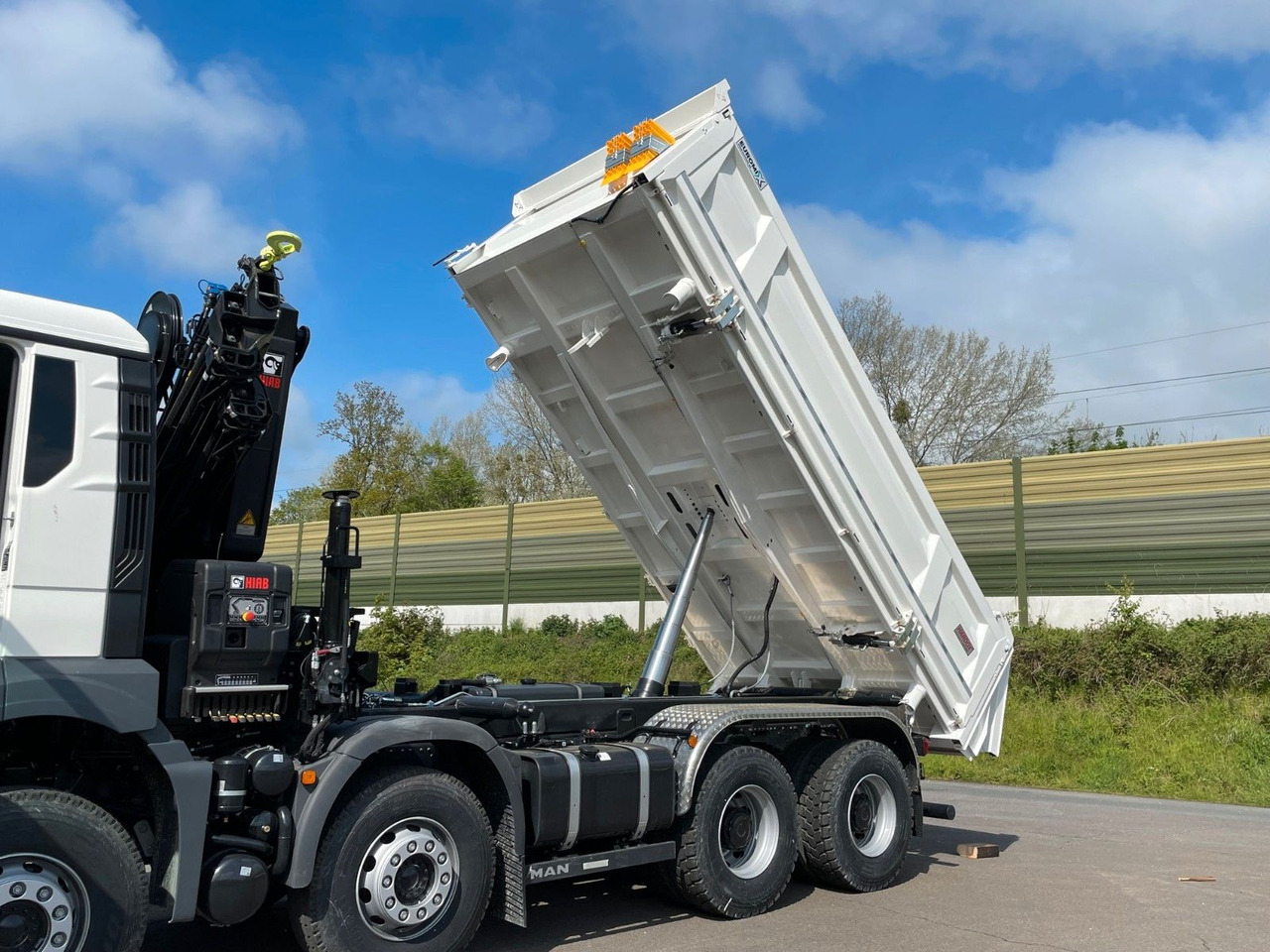 MAN TGS 41.480 8x4/Euro6e Euromix Kipper Hiab 228-6 līzingu MAN TGS 41.480 8x4/Euro6e Euromix Kipper Hiab 228-6: foto 26