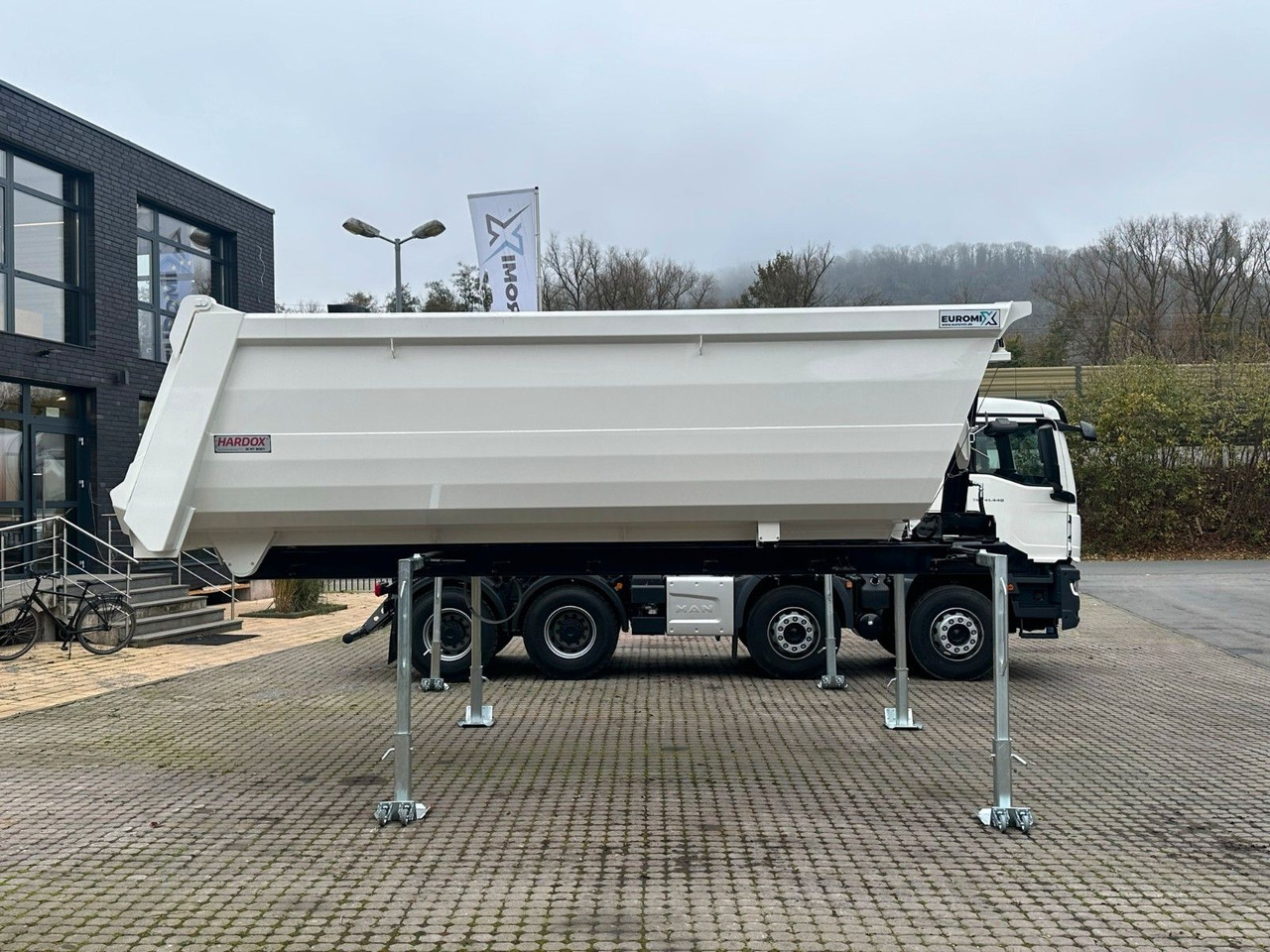 MAN TGS 41.480 8x4 WECHSELSYSTEM KIPPER+MISCHER - Betonvedējs, Pašizgāzēju virsbūve: foto 4 MAN TGS 41.480 8x4 WECHSELSYSTEM KIPPER+MISCHER - Betonvedējs, Pašizgāzēju virsbūve: foto 4