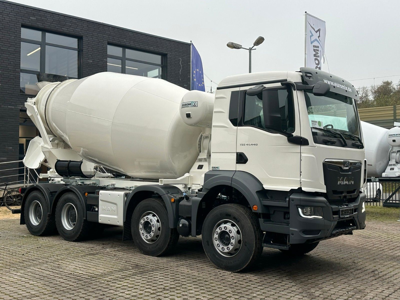 MAN TGS 41.480 8x4 WECHSELSYSTEM KIPPER+MISCHER - Kravas automašīna pašizgāzējs: foto 5 MAN TGS 41.480 8x4 WECHSELSYSTEM KIPPER+MISCHER - Kravas automašīna pašizgāzējs: foto 5