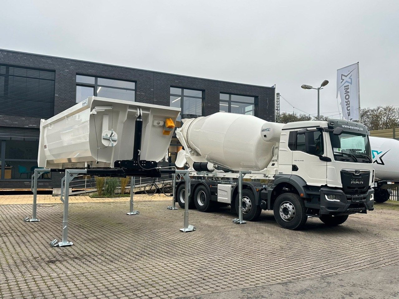 MAN TGS 41.480 8x4 WECHSELSYSTEM KIPPER+MISCHER - Betonvedējs, Pašizgāzēju virsbūve: foto 1 MAN TGS 41.480 8x4 WECHSELSYSTEM KIPPER+MISCHER - Betonvedējs, Pašizgāzēju virsbūve: foto 1