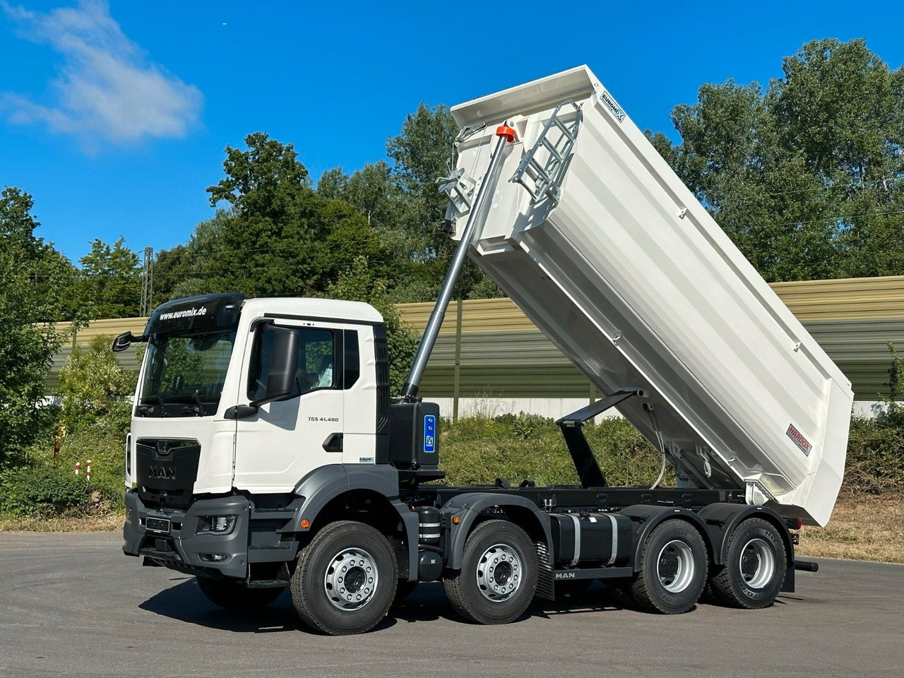 MAN TGS 41.480 BB 8X4 Euromix Mulden Kipper HARDOX - Kravas automašīna pašizgāzējs: foto 1 MAN TGS 41.480 BB 8X4 Euromix Mulden Kipper HARDOX - Kravas automašīna pašizgāzējs: foto 1