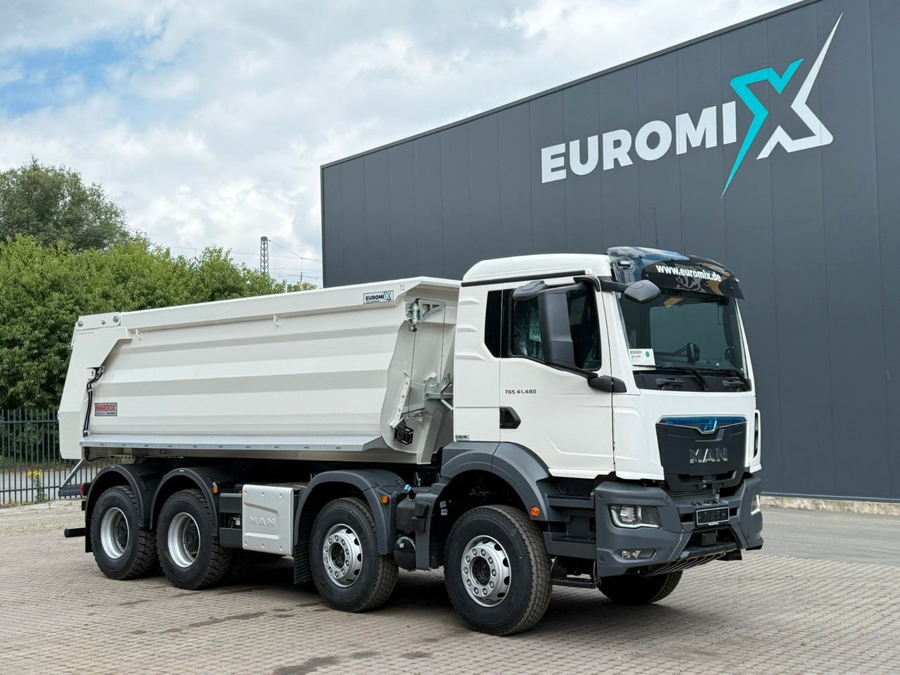 MAN TGS 41.480 BB 8X4 Euromix Mulden Kipper HARDOX - Kravas automašīna pašizgāzējs: foto 2 MAN TGS 41.480 BB 8X4 Euromix Mulden Kipper HARDOX - Kravas automašīna pašizgāzējs: foto 2
