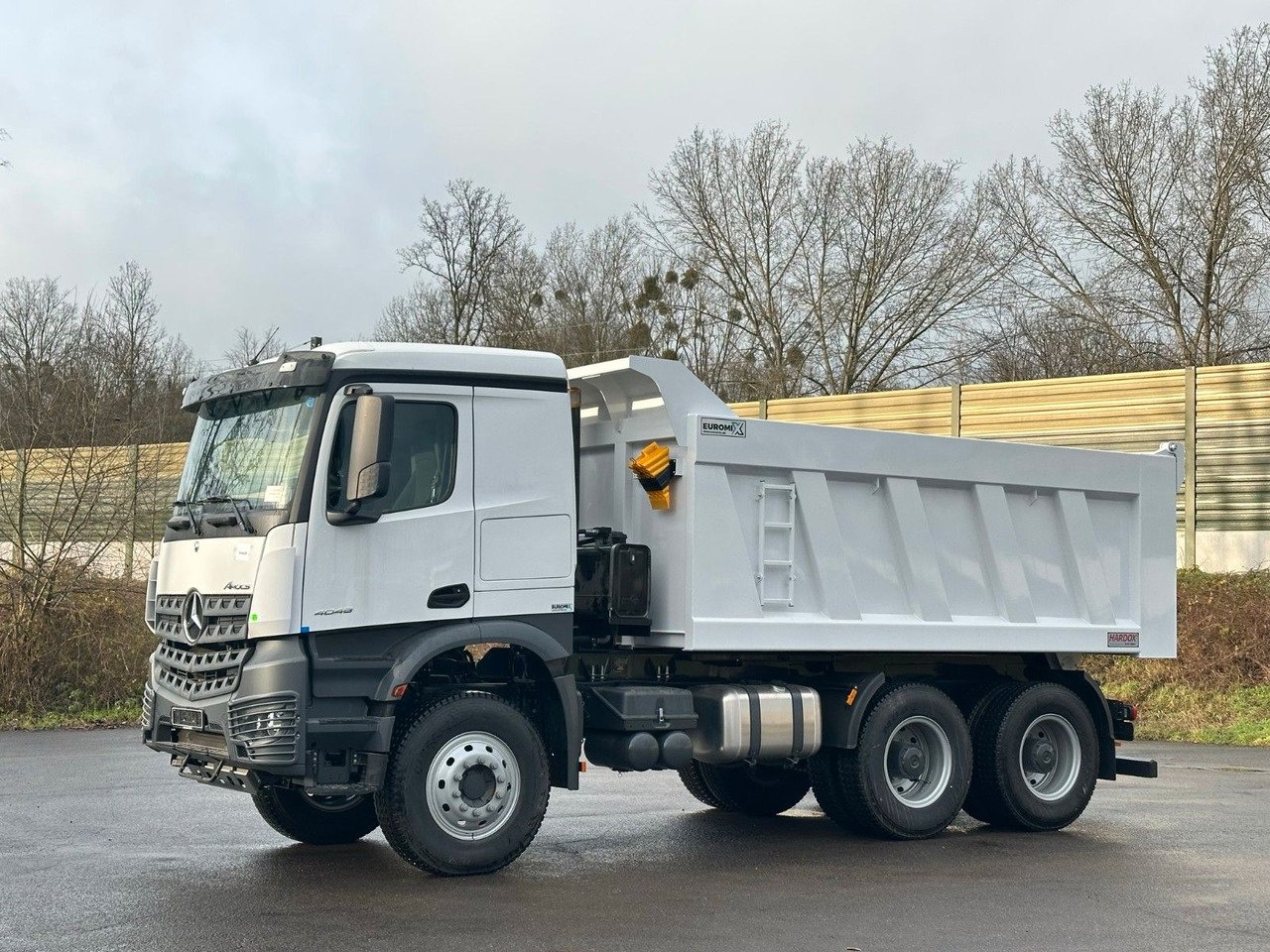 Mercedes-Benz 4048 6X4 Arcos 5 EuromixMTP Dumper Kipper - Kravas automašīna pašizgāzējs: foto 4 Mercedes-Benz 4048 6X4 Arcos 5 EuromixMTP Dumper Kipper - Kravas automašīna pašizgāzējs: foto 4