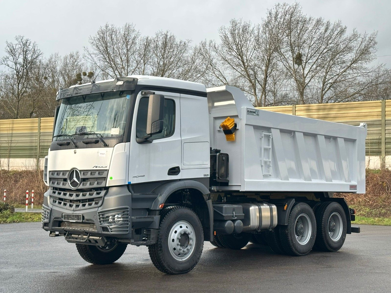 Mercedes-Benz 4048 6X4 Arcos 5 EuromixMTP Dumper Kipper - Kravas automašīna pašizgāzējs: foto 3 Mercedes-Benz 4048 6X4 Arcos 5 EuromixMTP Dumper Kipper - Kravas automašīna pašizgāzējs: foto 3