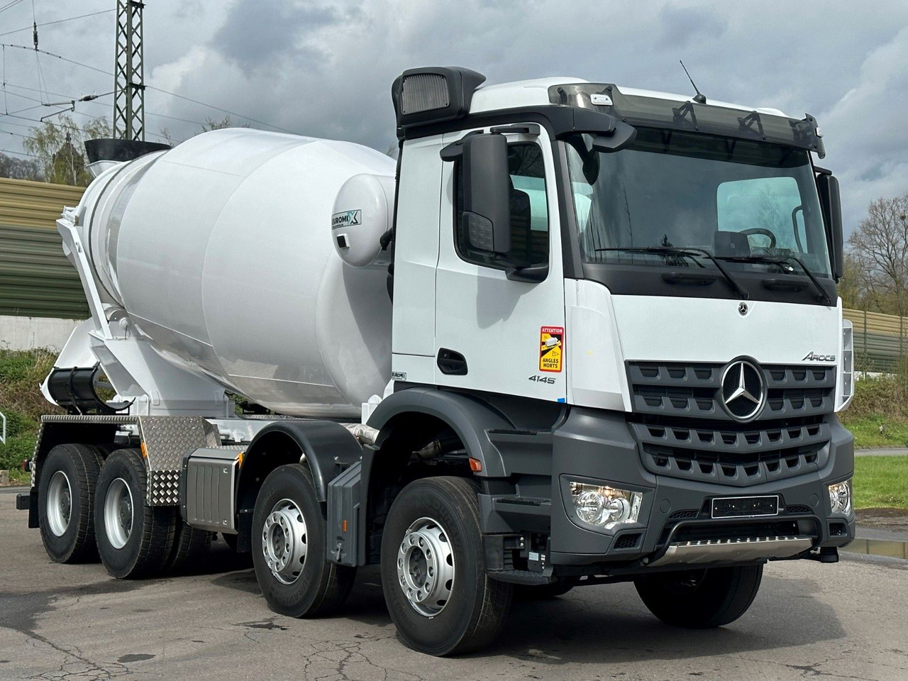Mercedes-Benz 4145 8X4 EuromixMTP EM 10 Fahrmischer - Betonvedējs: foto 1 Mercedes-Benz 4145 8X4 EuromixMTP EM 10 Fahrmischer - Betonvedējs: foto 1