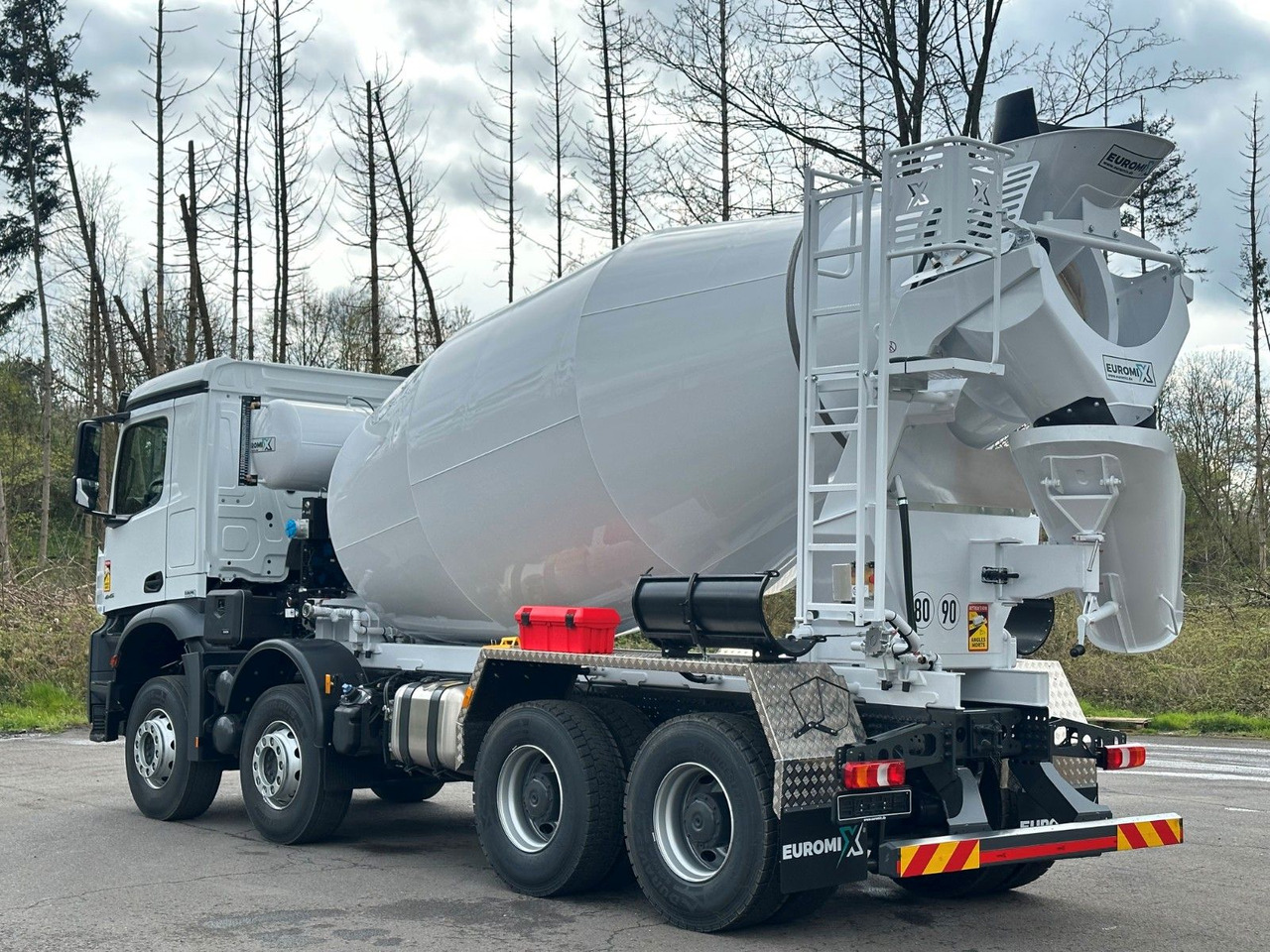 Mercedes-Benz 4145 8X4 EuromixMTP EM 10 Fahrmischer - Betonvedējs: foto 5 Mercedes-Benz 4145 8X4 EuromixMTP EM 10 Fahrmischer - Betonvedējs: foto 5