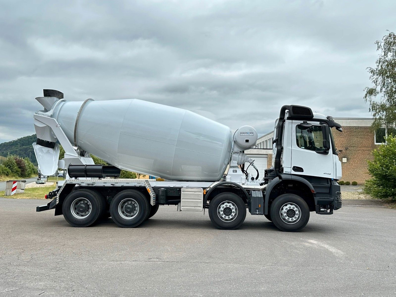 Betonvedējs Mercedes-Benz AROCS 5  4142 B 8X4 Euro 3 EuromixMTP EM 10: foto 8